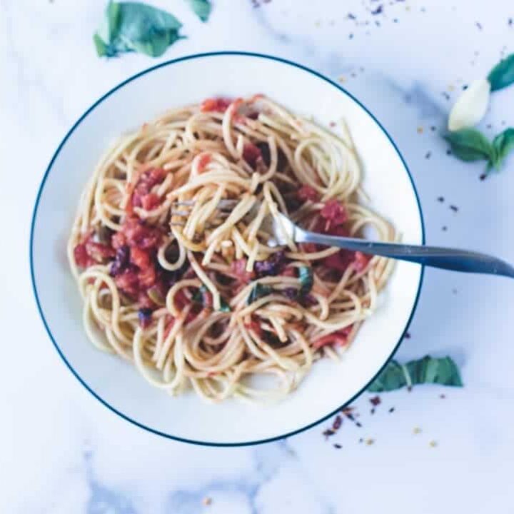 Bowl of spaghetti alla puttanesca
