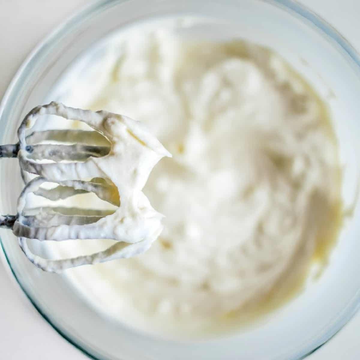 https://aweekendcook.com/wp-content/uploads/2020/11/fresh-whipped-cream.jpg