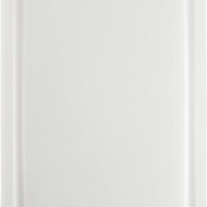 White poly cutting board.