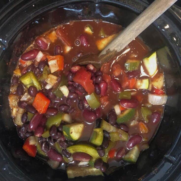 Vegetable chili in small slow cooker
