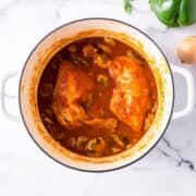 Chicken in hunter stew sauce.