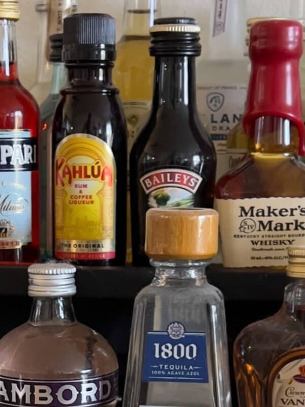 How to Set Up a Mini Bar for One Person