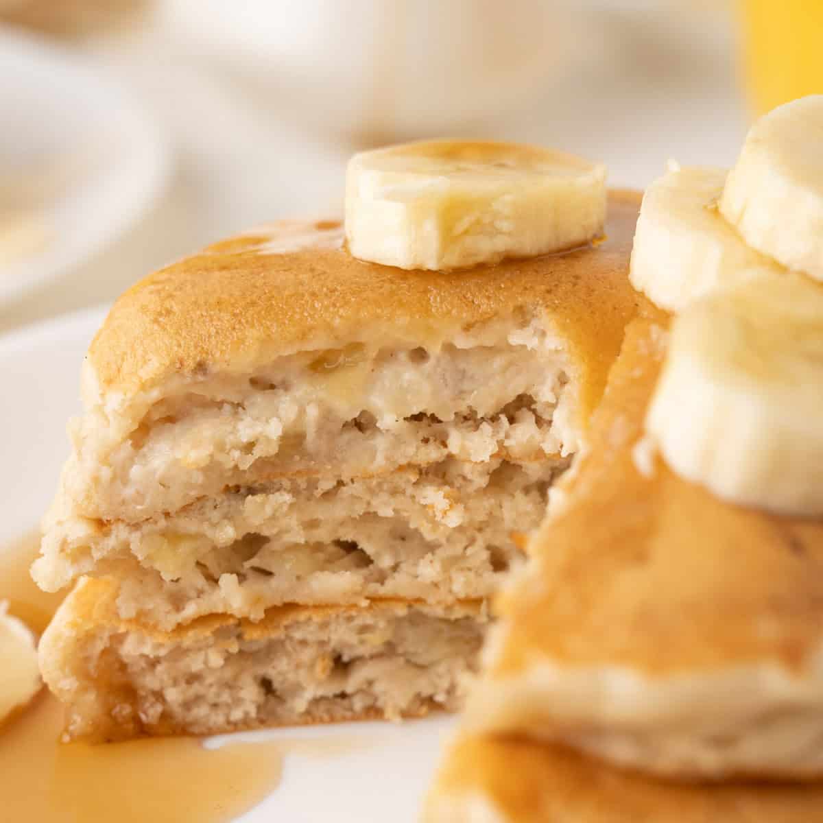 https://aweekendcook.com/banana-pancakes-for-one/ social preview image