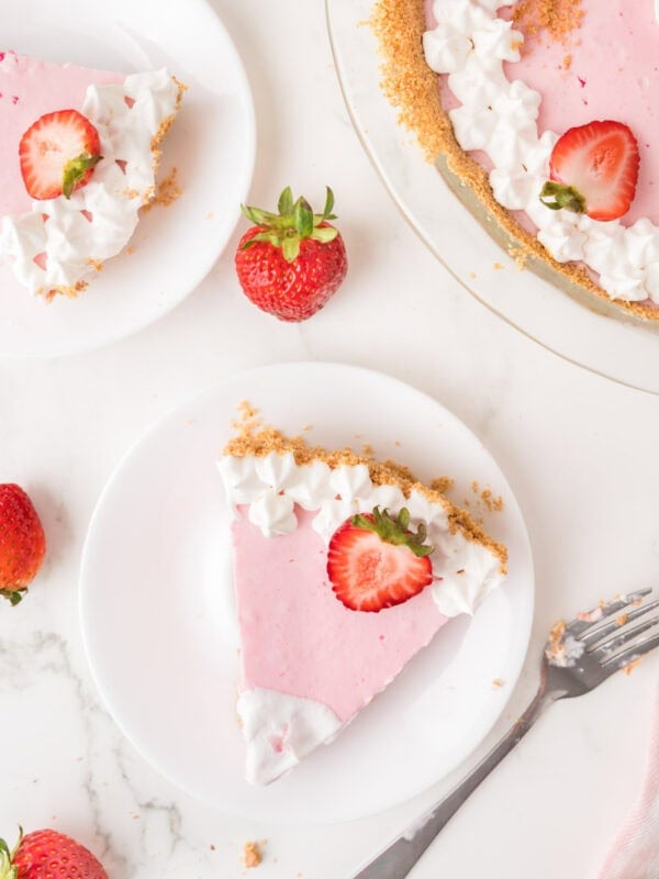 No-Bake Strawberry Jello Pie: Recipe to Share